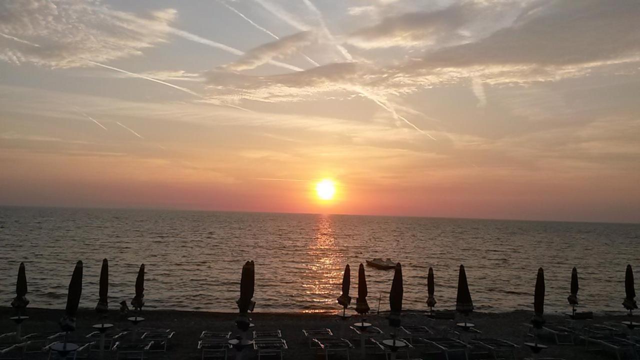 Alberto Quadrilocale A Soli 150M Dal Mare Marina di Castagneto Carducci Kültér fotó